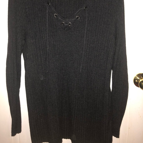 Reitmans grey long sleeve with strings - Picture 2 of 2